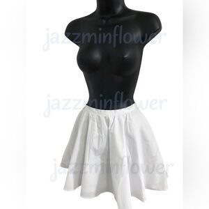 White‎ poplin look fit and flare tennis style twirl flounce skirt size medium